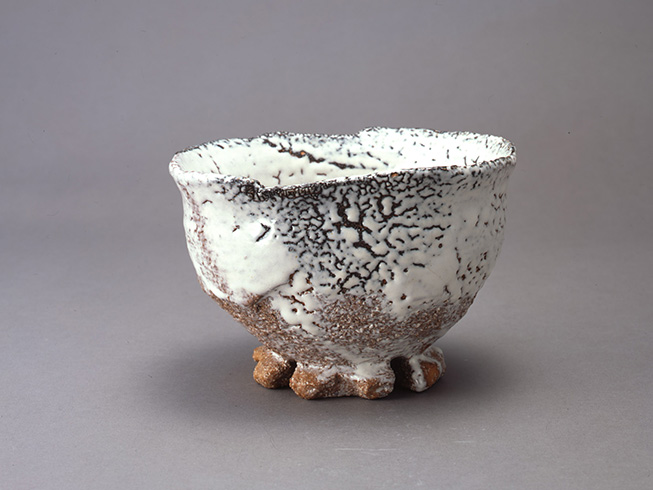 鬼萩花冠高台茶碗 銘 命の開花 ｜ おすすめの一品｜山口県立萩美術館