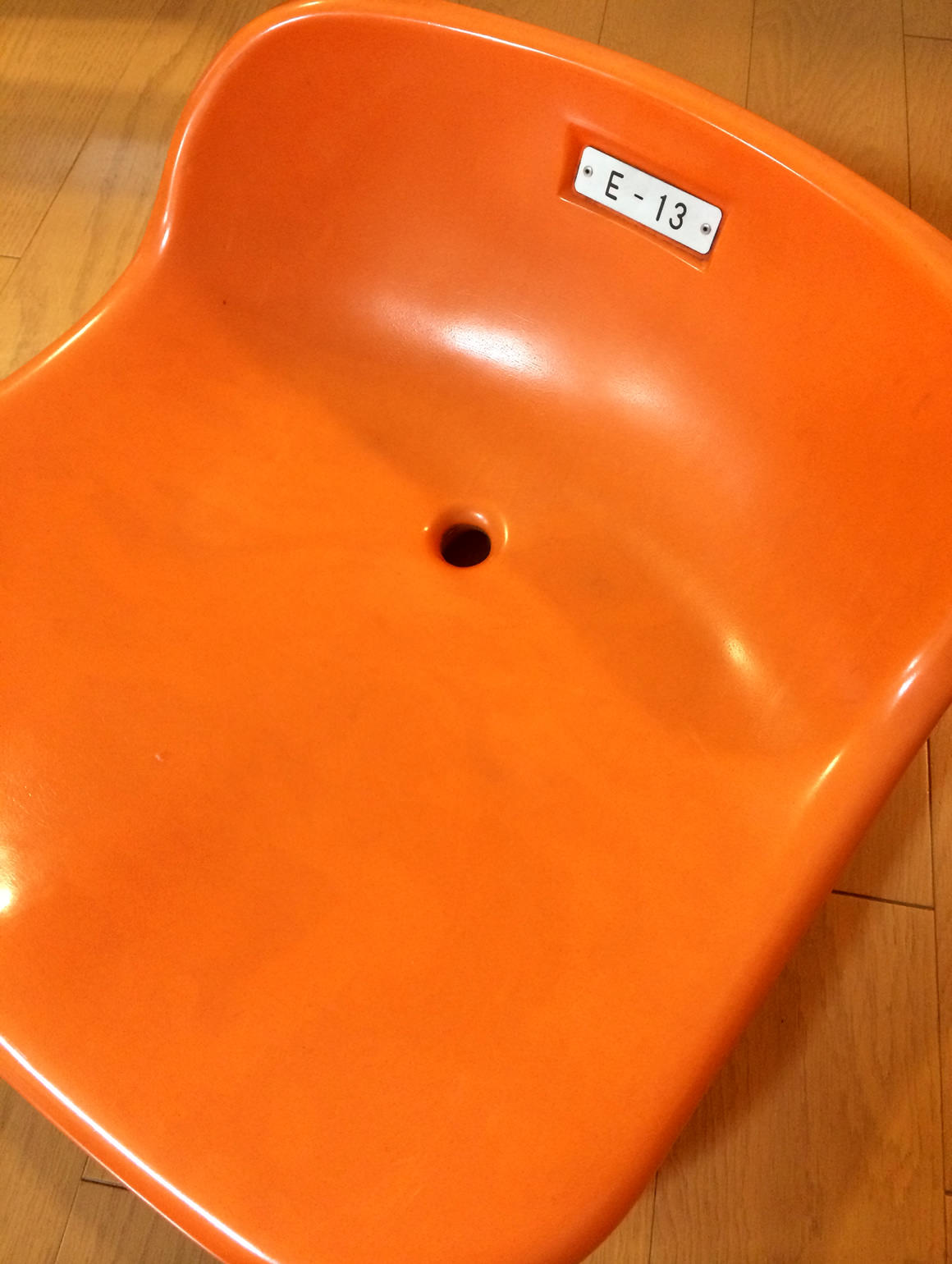 国立競技場の座席 （自由席 / 指定席） からスツールを作ってみた