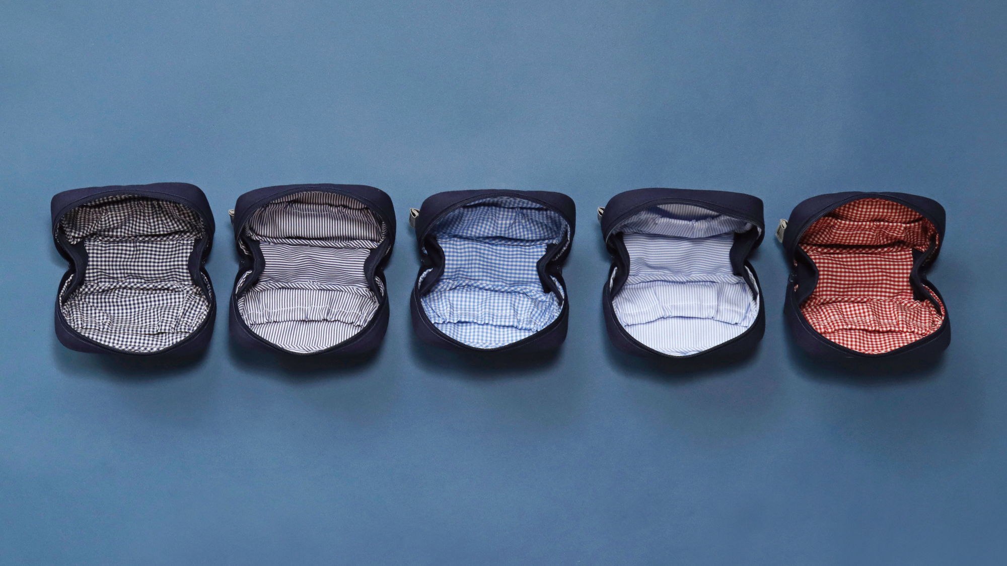 星座をモチーフにしたポーチやチャームなどのアイテムが登場