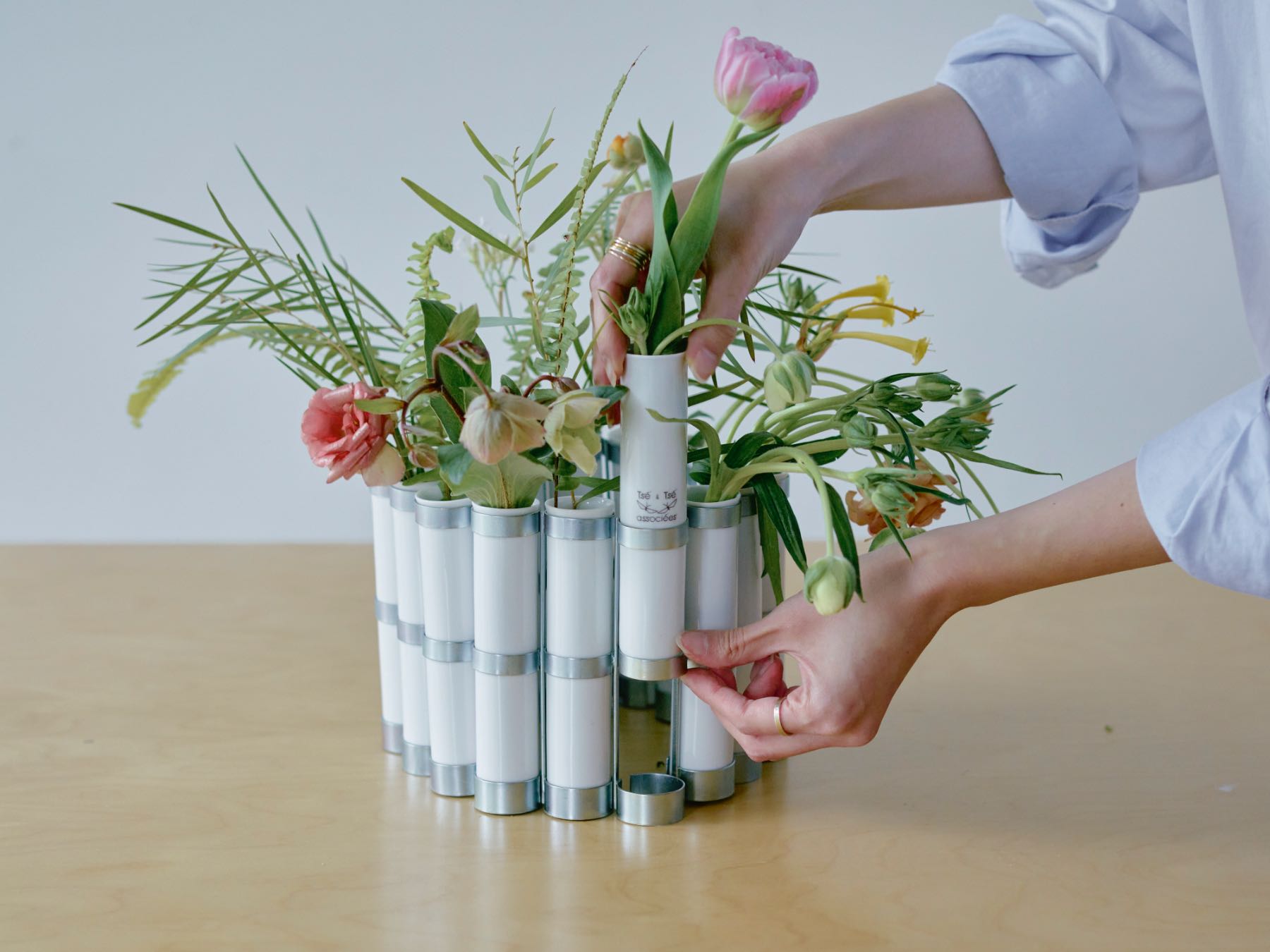 Tsé & Tsé associées 四月の花器／ポーセリン｜フラワーベース｜オルネ