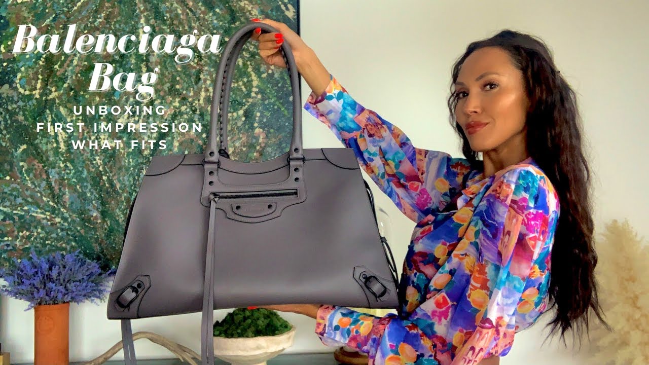 Balenciaga Neo Classic Large: unboxing/review/what fits - YouTube