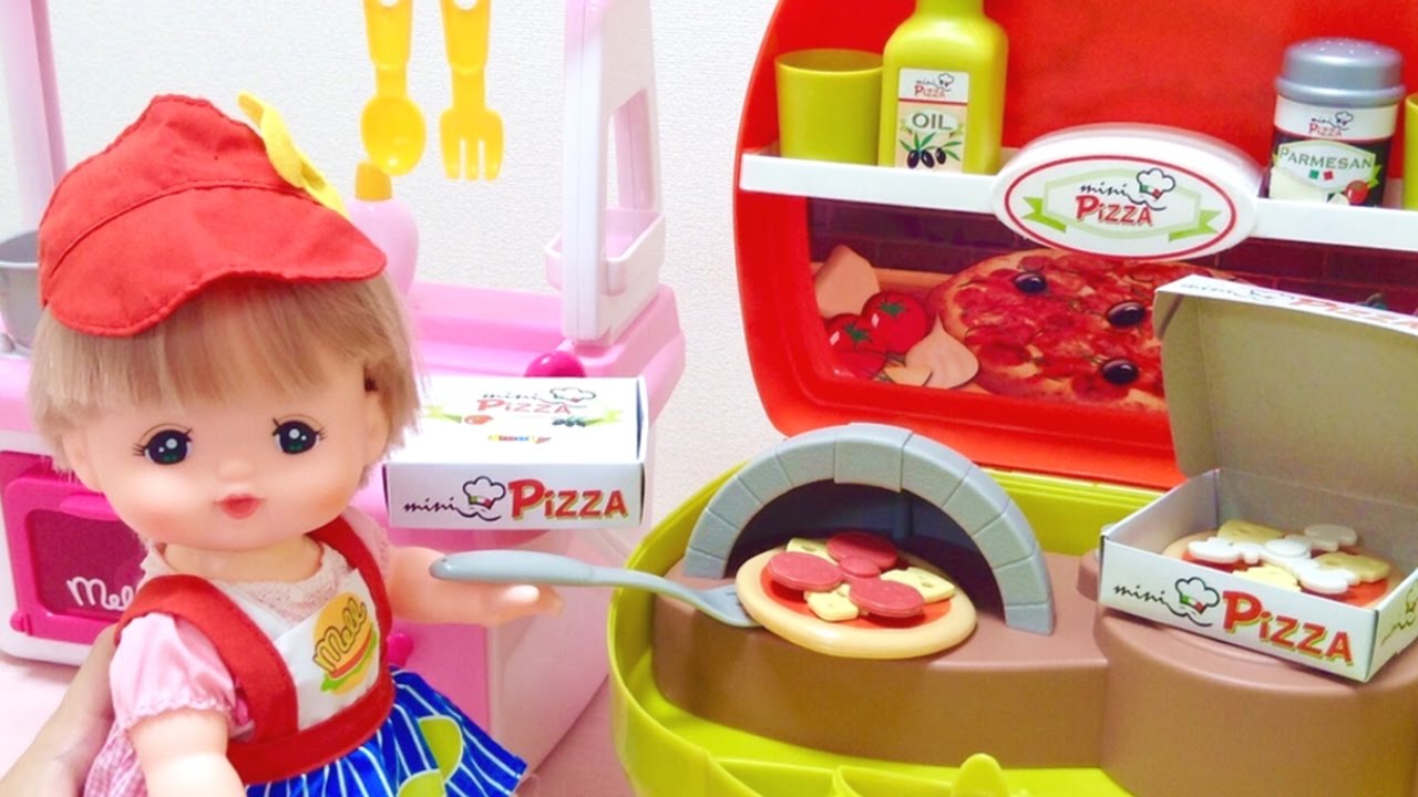 Mell-chan Doll Pizza Delivery : Motor Scooter and Pizzeria Playset