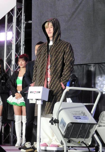 平本蓮、コート羽織ったまま計量クリア 対戦相手「X」は大みそか当日