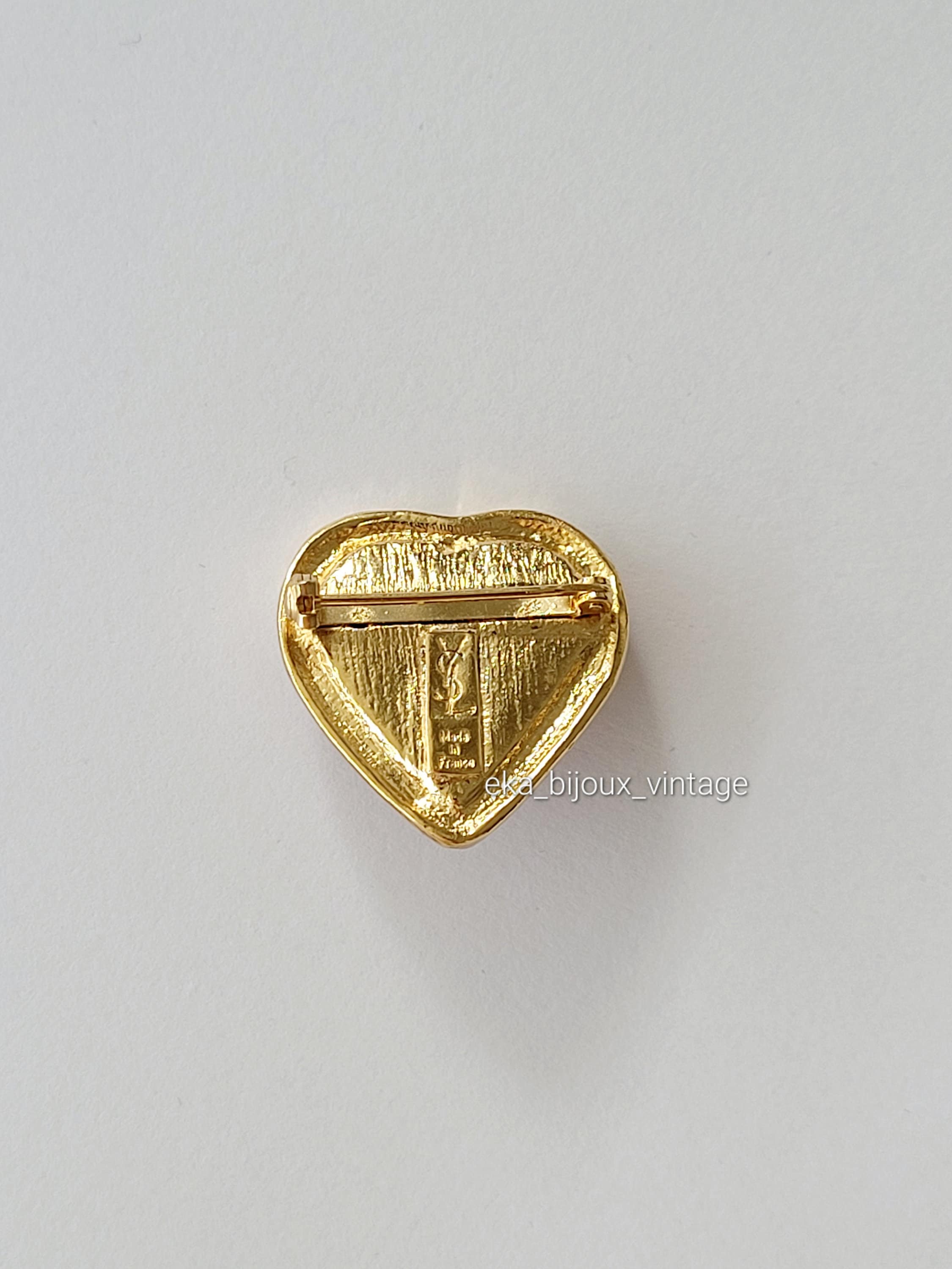 イヴ・サンローラン - ヴィンテージ レッド ハート ブローチ - Etsy 日本