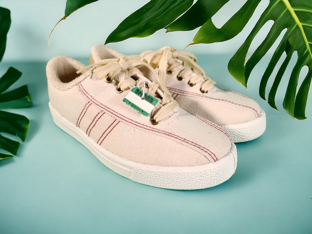 Vintage 1970s TRAX Sneakers Tennis Shoes Canvas Deadstock Bicycle