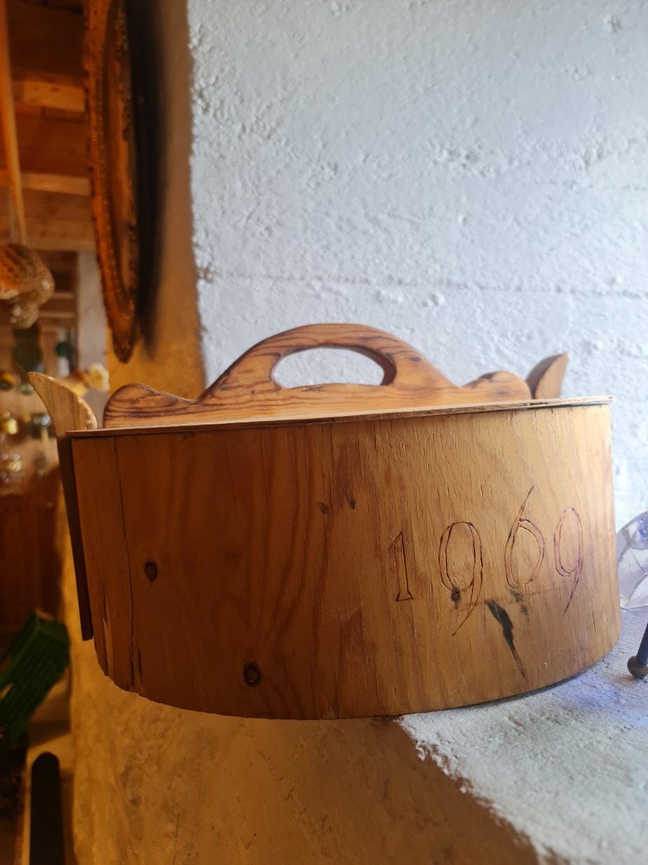 ヴィンテージ ノルウェー製曲げ木ケーキ型ボックス、1969 年製、素朴な