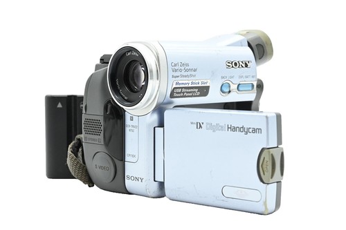 Sony NTSC MiniDV 3.3-Megapixel Handycam Camcorder - Video Transfer