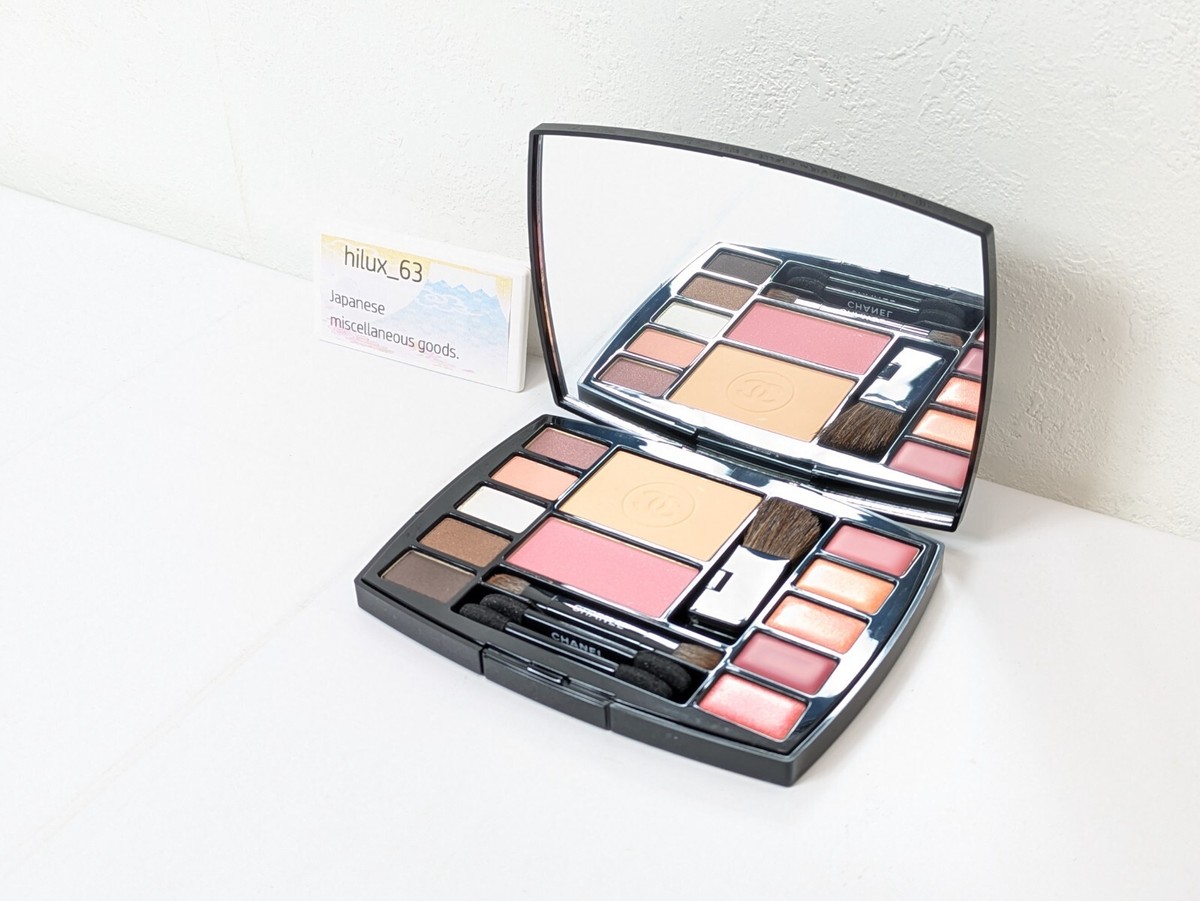 CHANEL Travel Makeup Palette Destination (15g / 0.53oz) Essentials