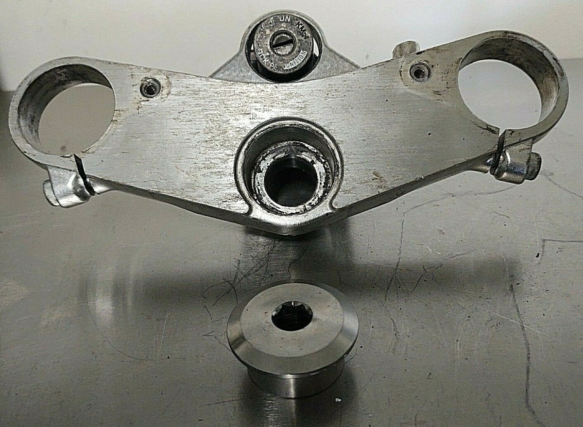 98 99 KAWASAKI NINJA ZX-9R UPPER TRIPLE TREE FORK HOLDER CLAMP TOP