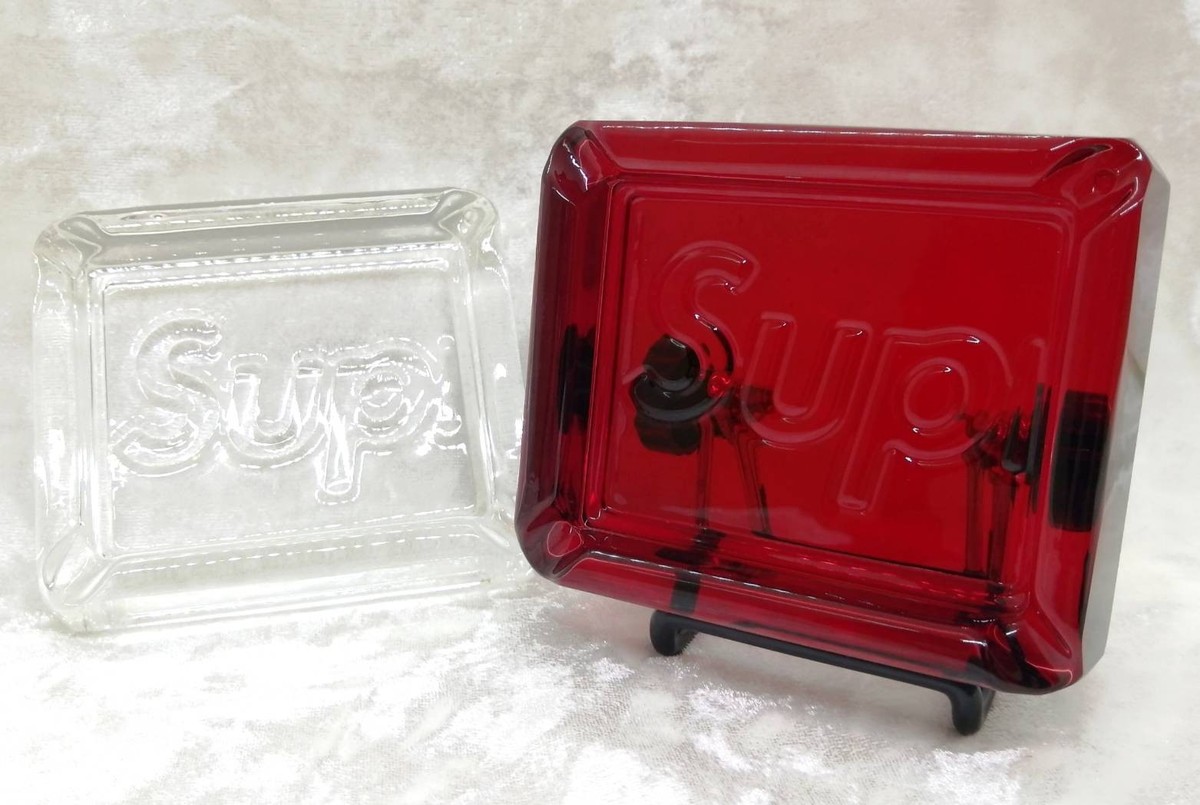 supreme Debossed Glass Ashtray 灰皿 Supreme Debossed Glass Ashtray