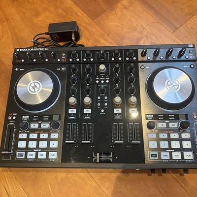 Native Instruments Traktor Kontrol S4 MK2 DJ Controller 4-Channel