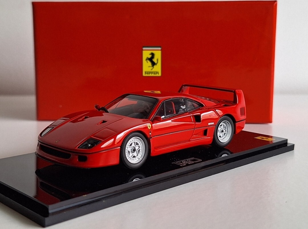 Ferrari F40 1987 Red with Openings 1:43 Kyosho 05041R Rare Diecast