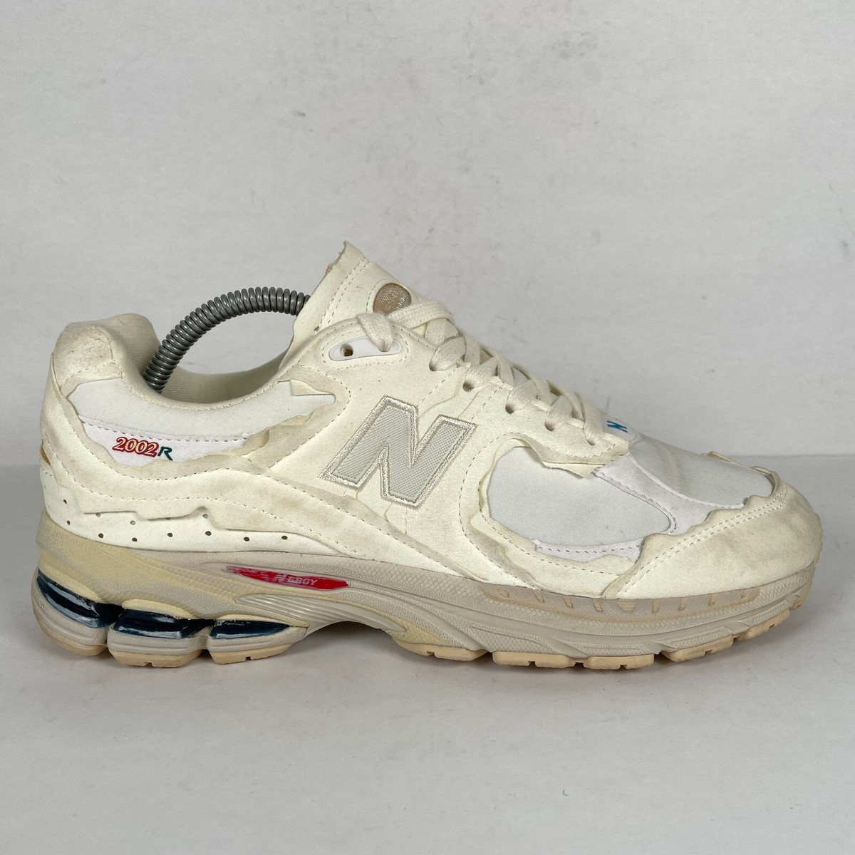 New Balance 2002R Protection Pack Sneakers Mens Size 8.5 Sea Salt