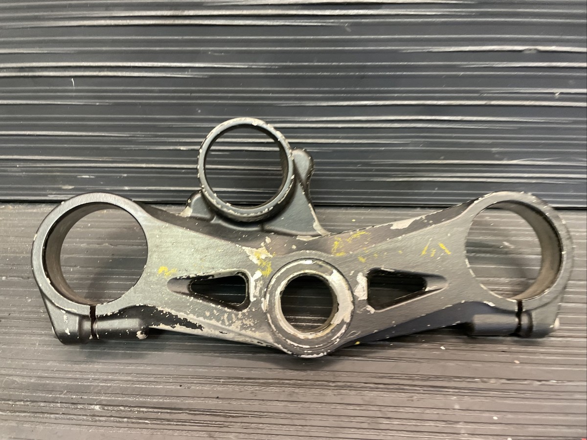 2005 Kawasaki Ninja ZX10R top triple tree, fork tube bridge