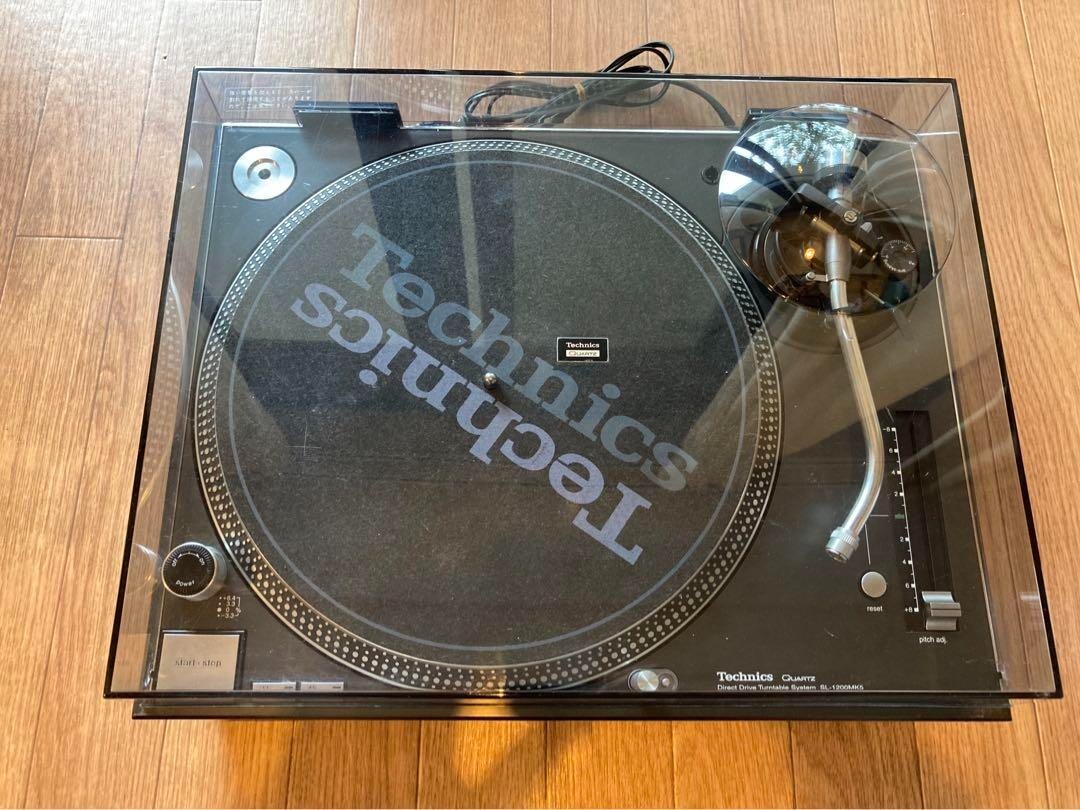 Technics SL-1200 MK5 Black DJ Turntable with Dust Cover record