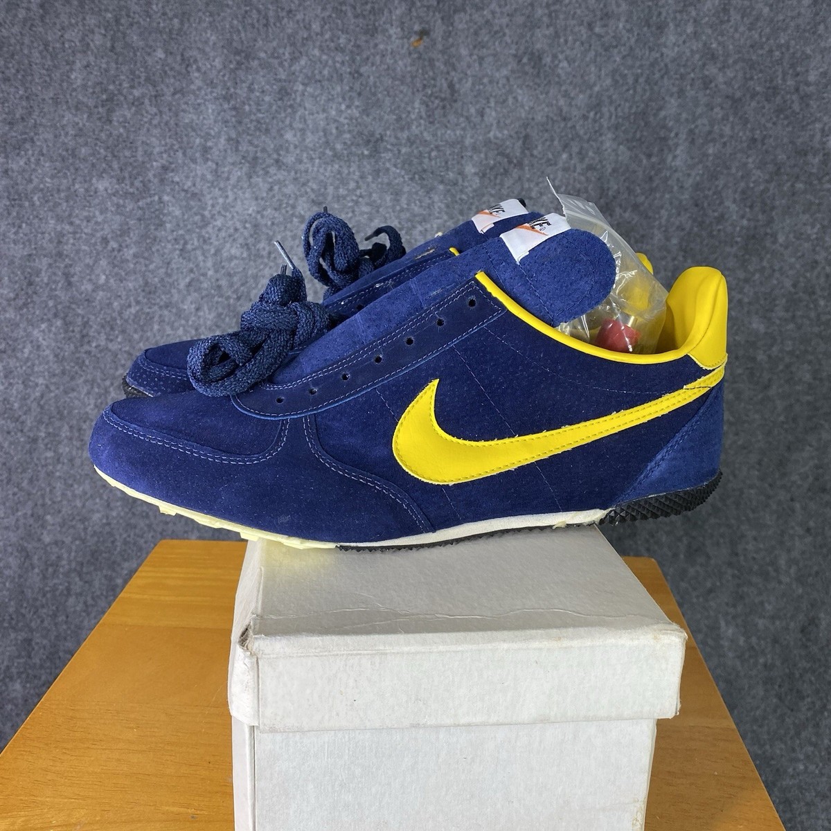 VINTAGE Nike High Jump Shoes Mens 11 Blue Track Sneaker