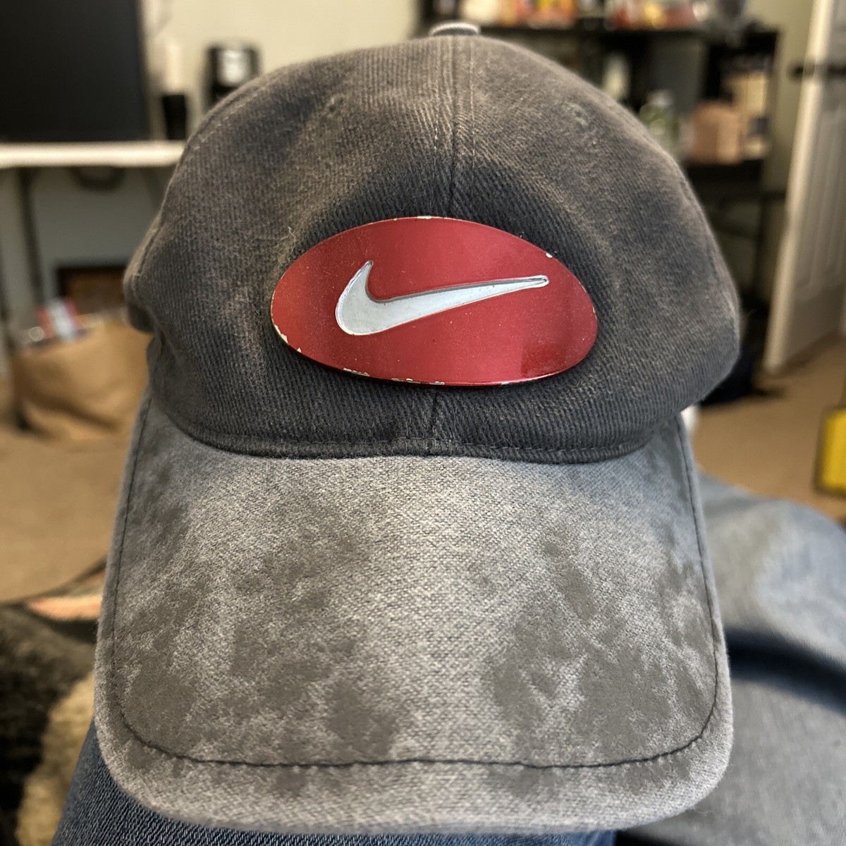 Gray Vintage 90s NIKE Red Swoosh Logo Metal SnapBack Dad Hat Cap