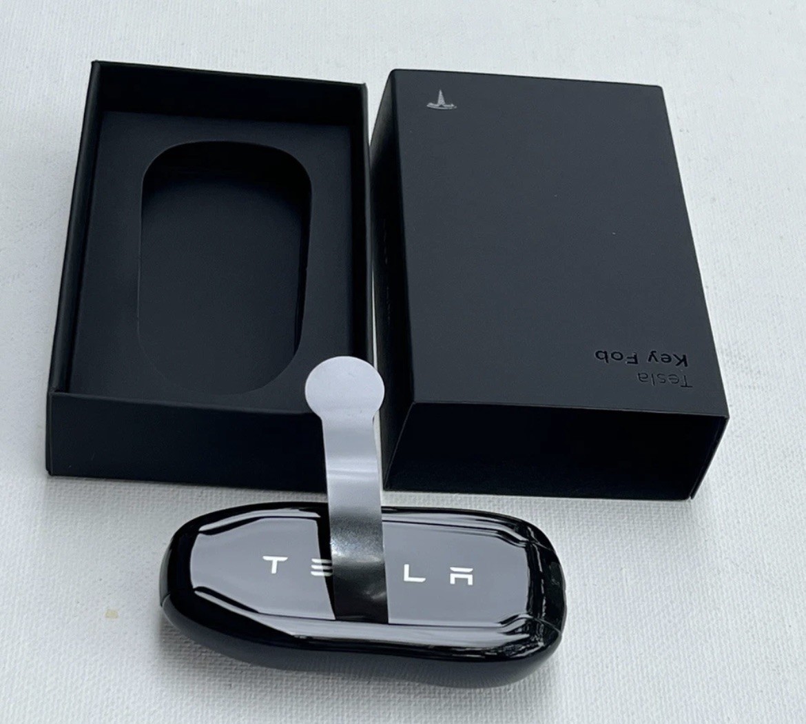 NEW OEM TESLA Model 3 Y 2017-2026 Smart Key Fob keyfob 1819445-00