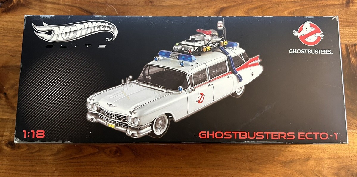 2011 NEW Hot Wheels ELITE GHOSTBUSTERS ECTO-1 1:18 Scale MATTEL EX