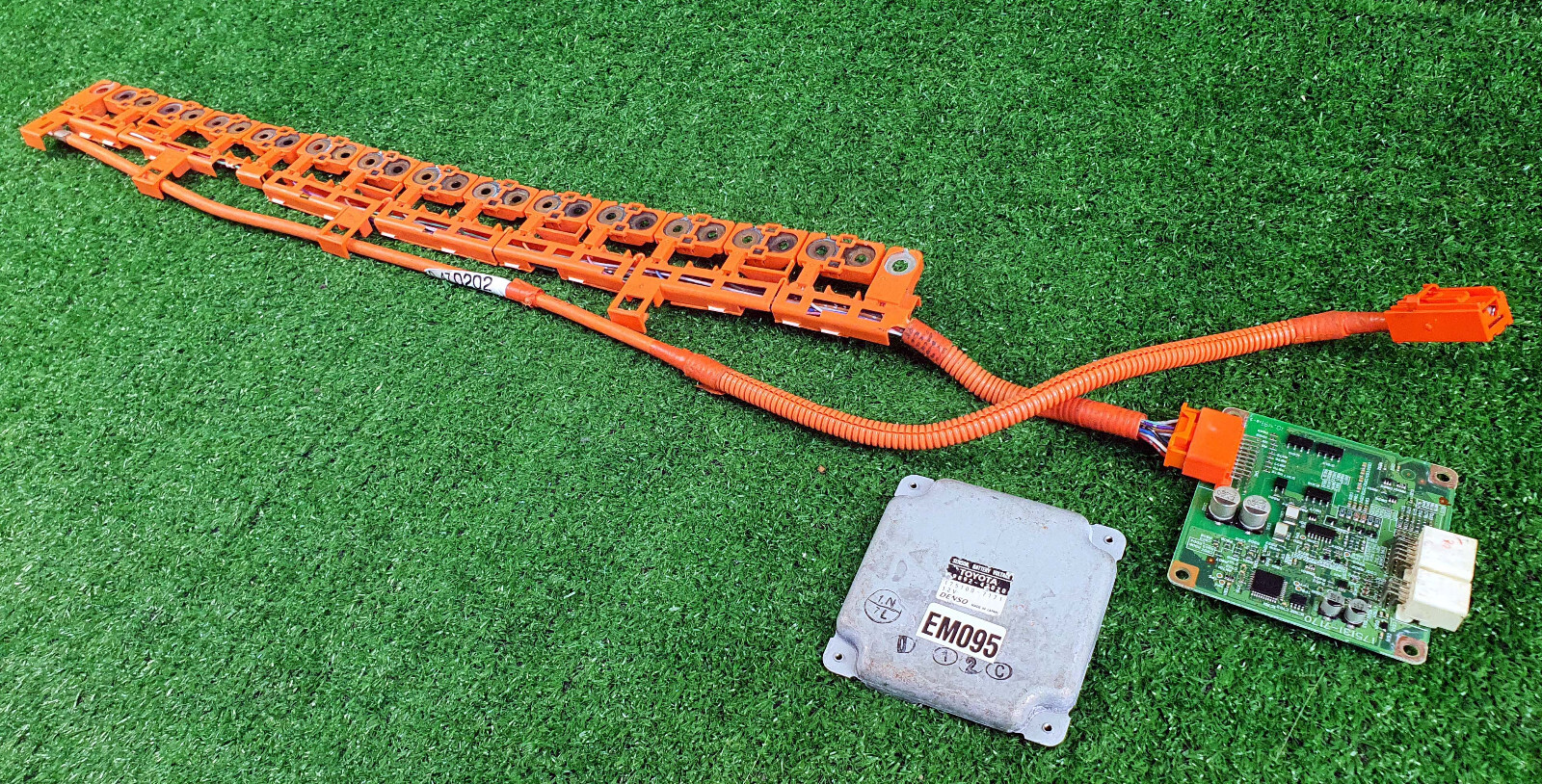 Toyota Prius Hybrid 2010-2015 Bettery Voltage Sensor with harness