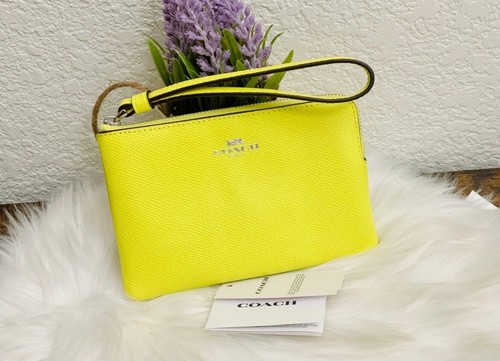 _12.JPG?set_id=880000500F