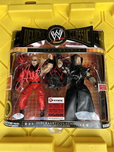 WWE DELUXE CLASSIC KANE AND UNDERTAKER BROTHERS OF DESTRUCTION