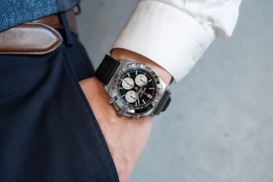 時計のベルトを変えて気分を変えてみませんか？クロノマットを使って