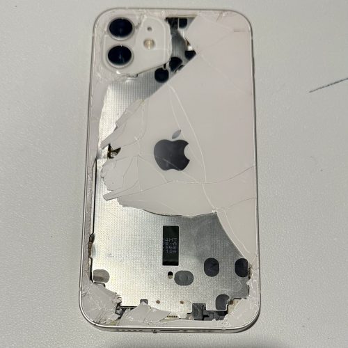 iPhone 12の背面ガラス割れ修理対応｜滋賀県大津市よりご来店