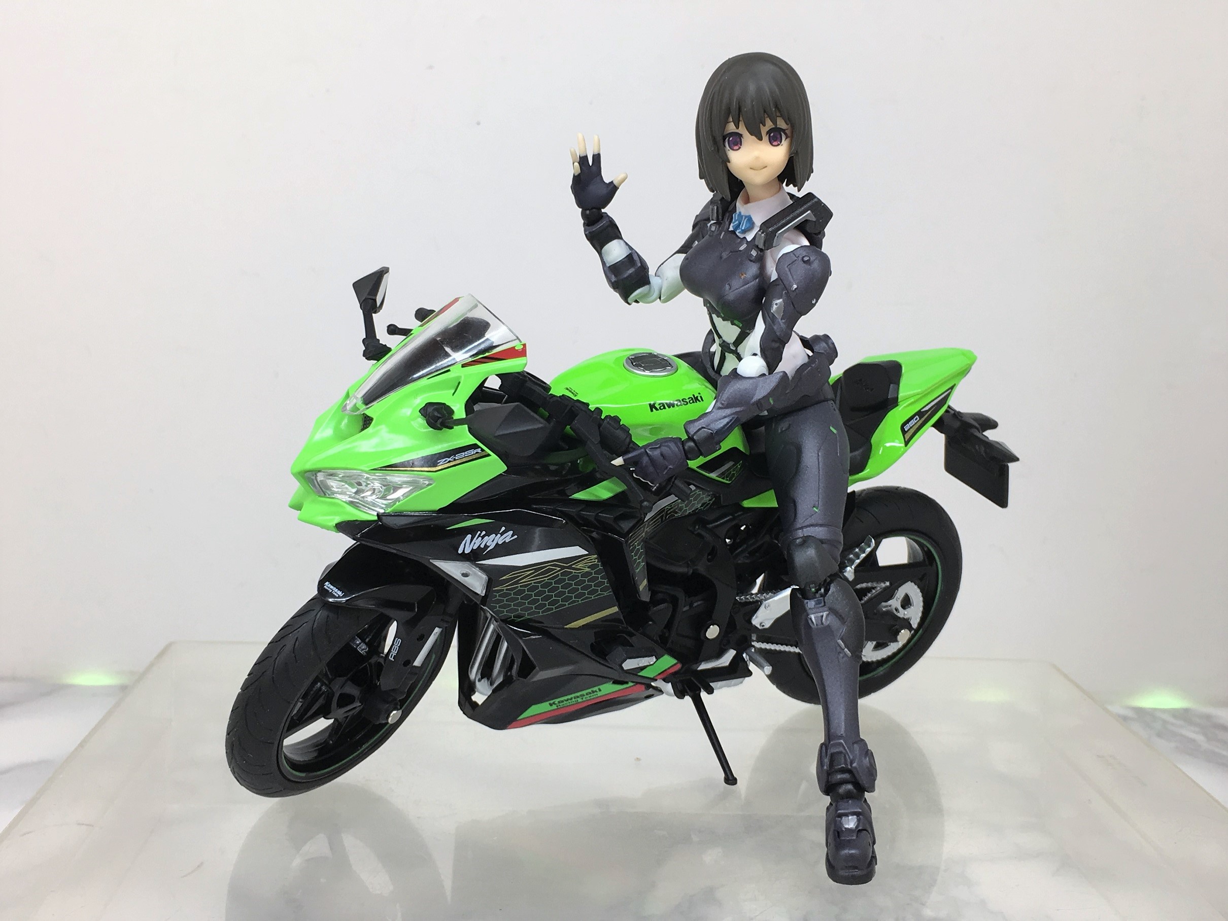 1/12【 KAWASAKI Ninja《 ZX-25R 》ライムグリーン×エボニー】②