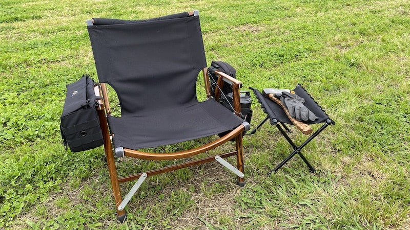 ヘリノックスのタクティカルスピードスツールMが秀逸！天板セットで