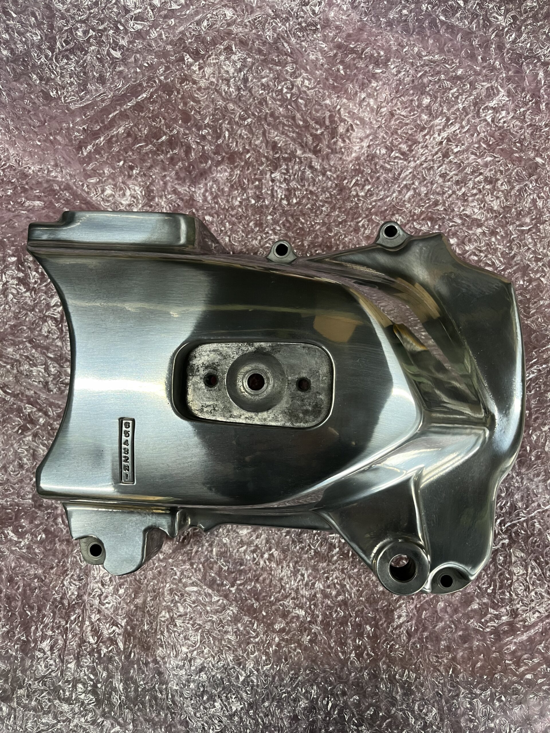 鏡面仕上げ】腐食したアルミカバーをバフ研磨仕上げ。福岡県 | 硬質