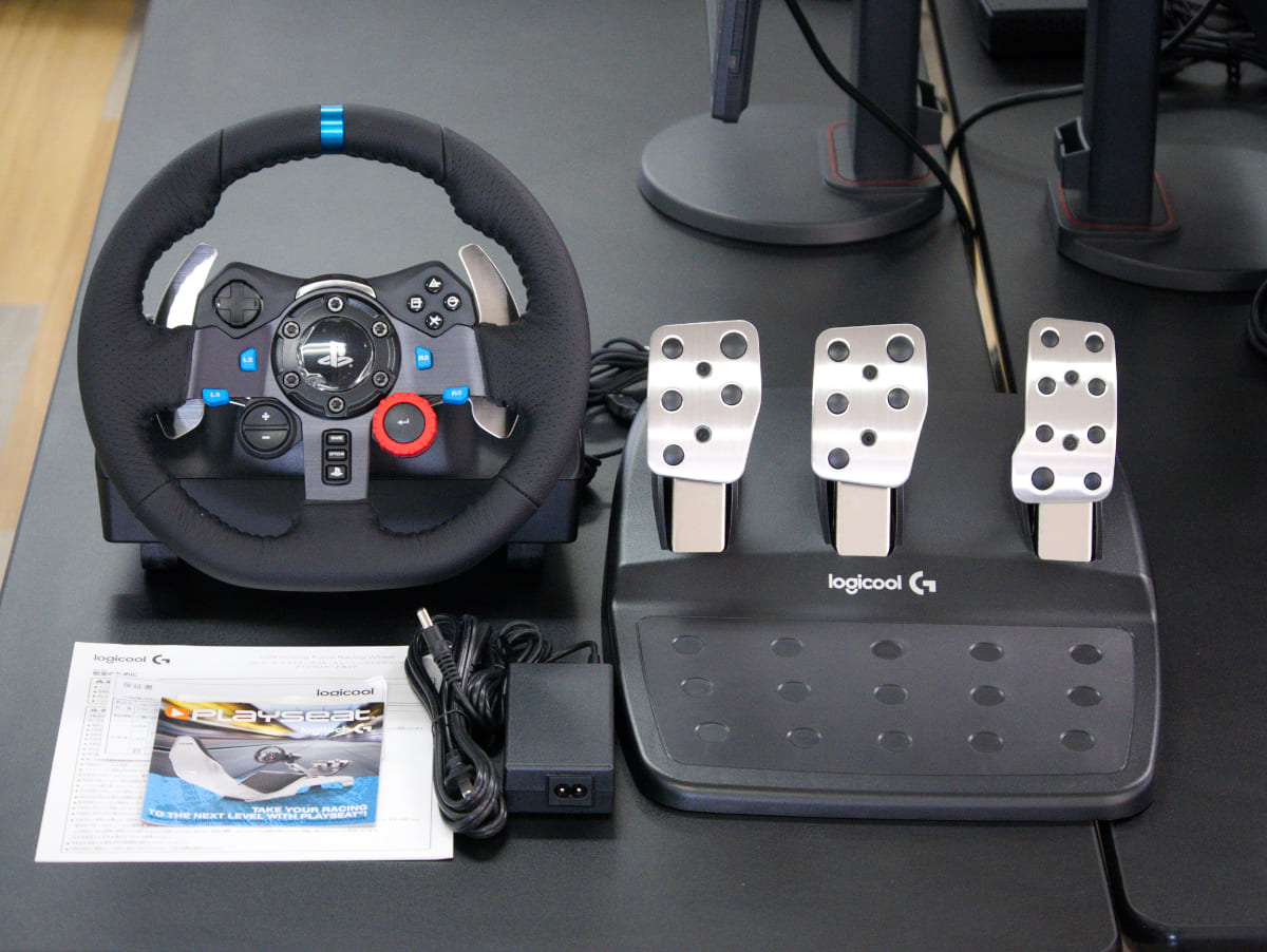 スポーツカー好きの心にぶっ刺さる！「Logicool G29 Driving Force