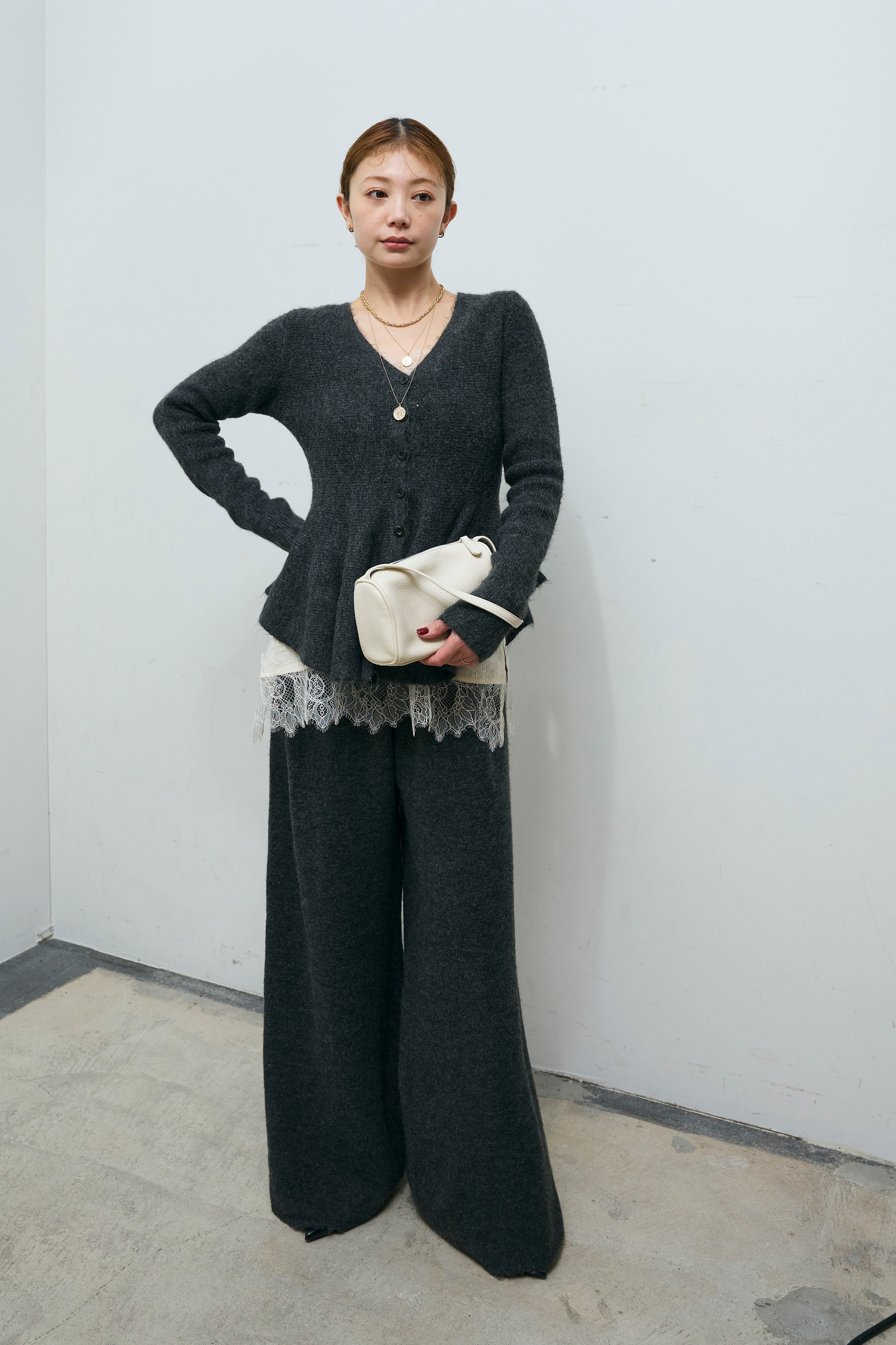 予約/SET]ペプラムニットセットアップ+サテンレースキャミソール(2set