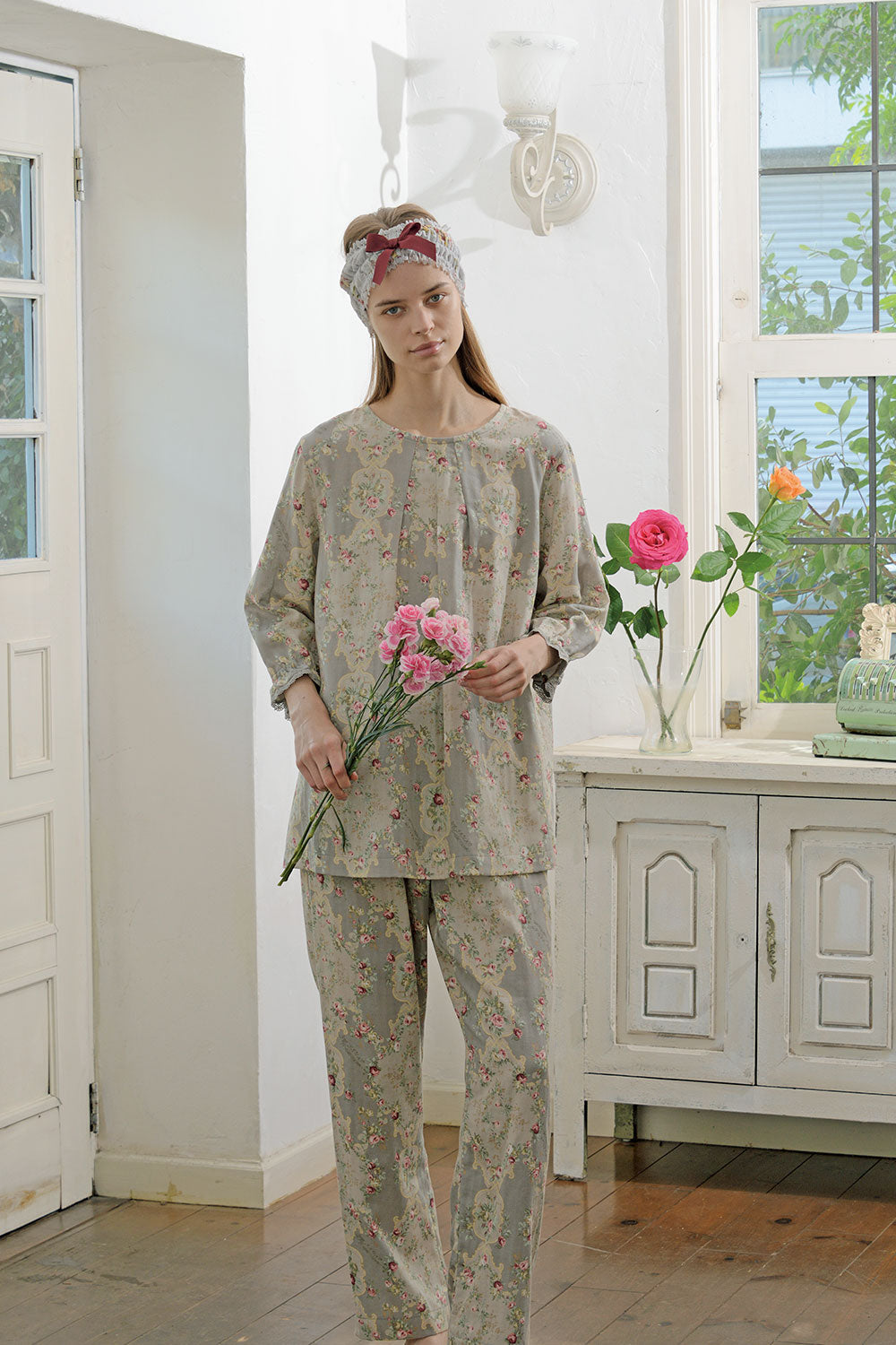 イクコ/IKUKO ダブルガーゼ花柄プリント 七分袖パジャマ – IKUKO