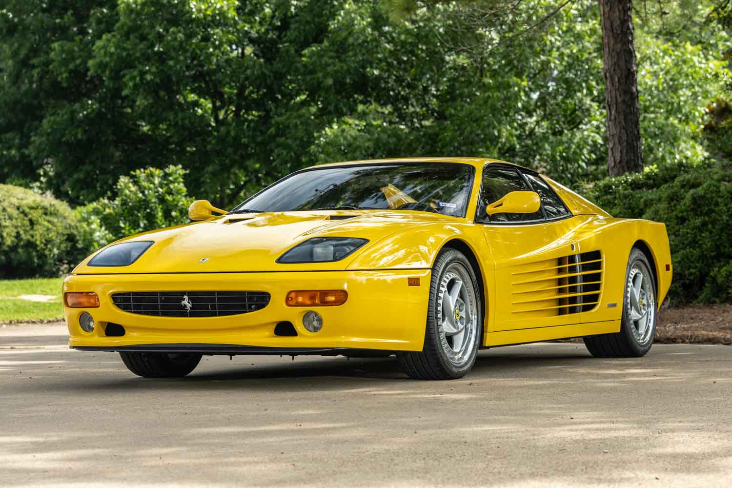 フェラーリ「F512M」が約1.3億円で落札！希少価値とクラシック