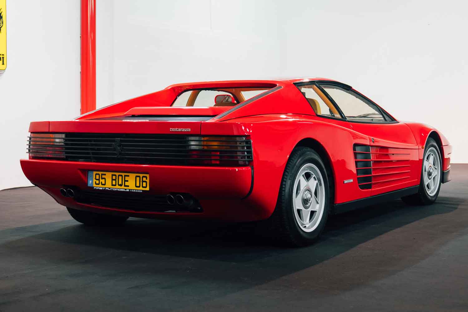 片耳ミラーの「テスタロッサ」は別格！ バブル時代に憧れたフェラーリ
