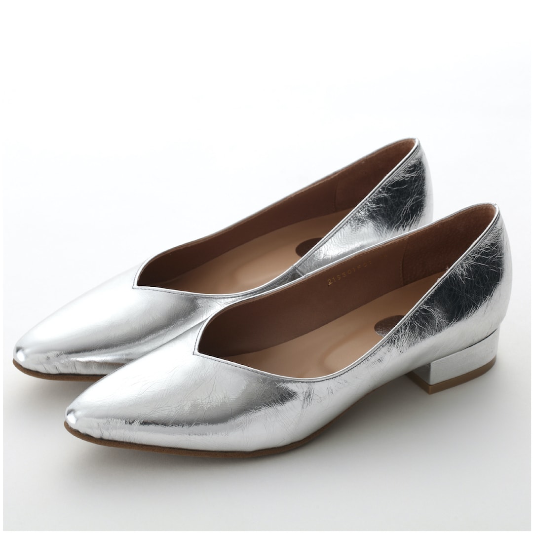 22cm-26cmポインテッドトゥフラットパンプス／シルバー | ジーアール