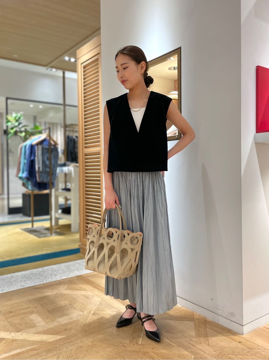 セール】 マットベロア Vネックベスト （ベスト）｜TOMORROWLAND