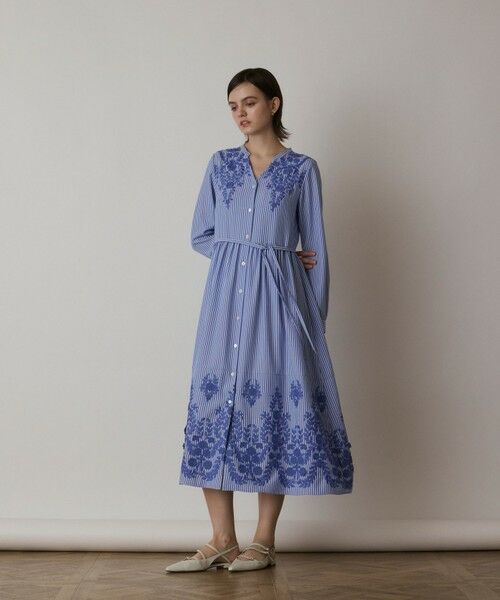 セール】 ストライプ刺繍ワンピース （ロング・マキシ丈ワンピース