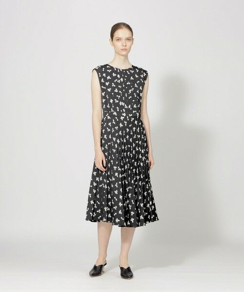 セール】 スモールフラワープリント フレアドレス （ロング・マキシ丈