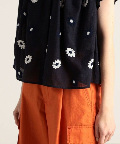 セール】 マーガレットエンブロイダリー ギャザーブラウス （シャツ