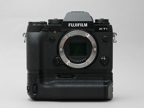 FUJIFILM X-T1」第4回――豊富なグリップのバリエーションを試す：長期