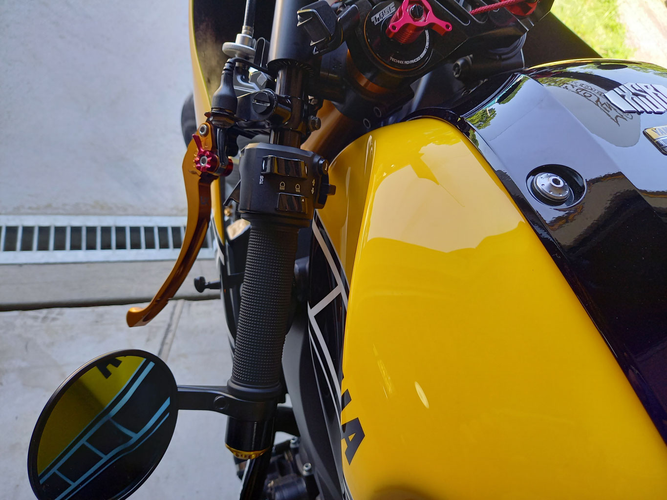 初代XSR900用 ファニーズカスタム エグリタンクカバー 青 左右セット