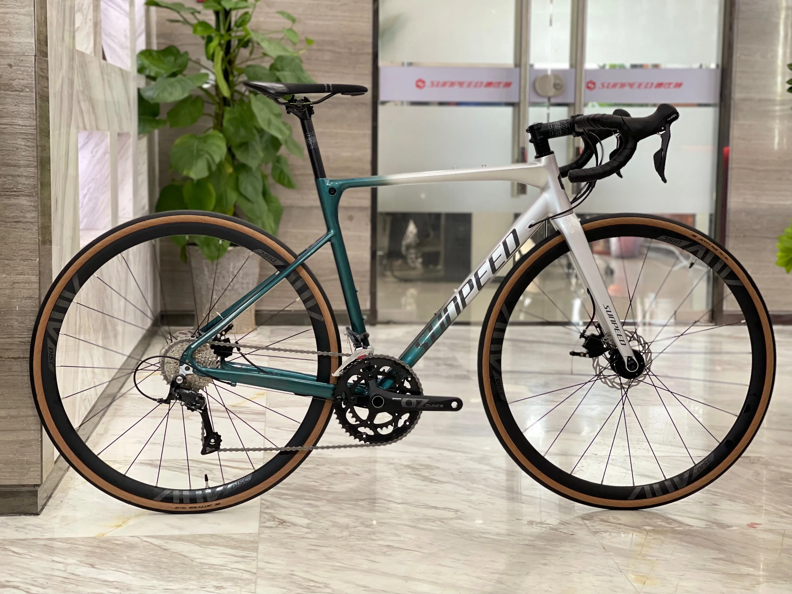 サンスピード Astro 油圧ディスクブレーキアルミニウムロードバイク