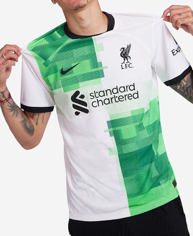 リヴァプール、23-24新アウェイユニを発表！懐かしき90年代「4分割」が