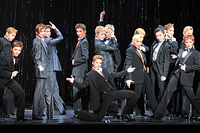 男の色気たっぷりと、宝塚花組『オーシャンズ11』が開幕！ | チケット