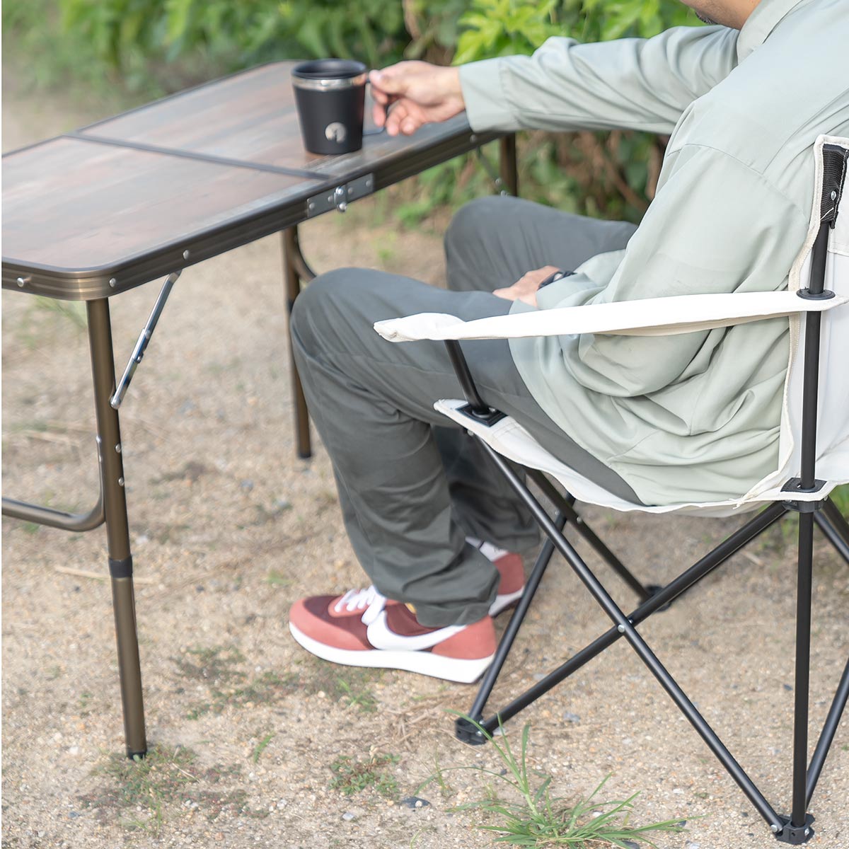 楽天市場】アウトドアテーブル 45×90cm 高さ4段階調節付 ビストロ