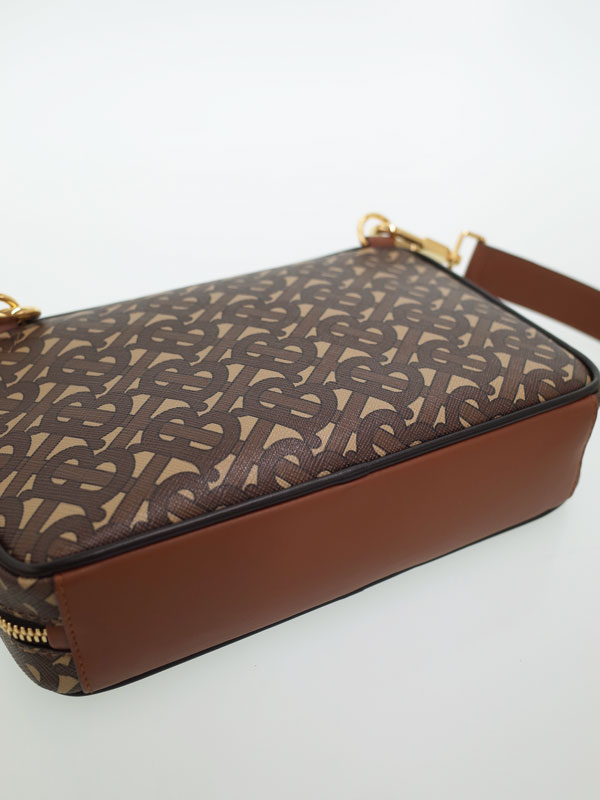 BURBERRY】バーバリー『TB モノグラム ショルダーバッグ』8025763