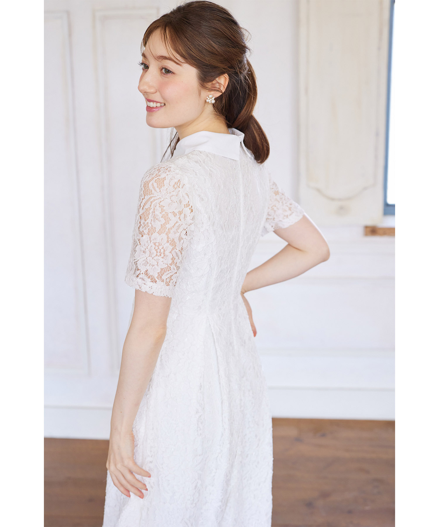 パール釦パネルライン襟付きレースワンピース