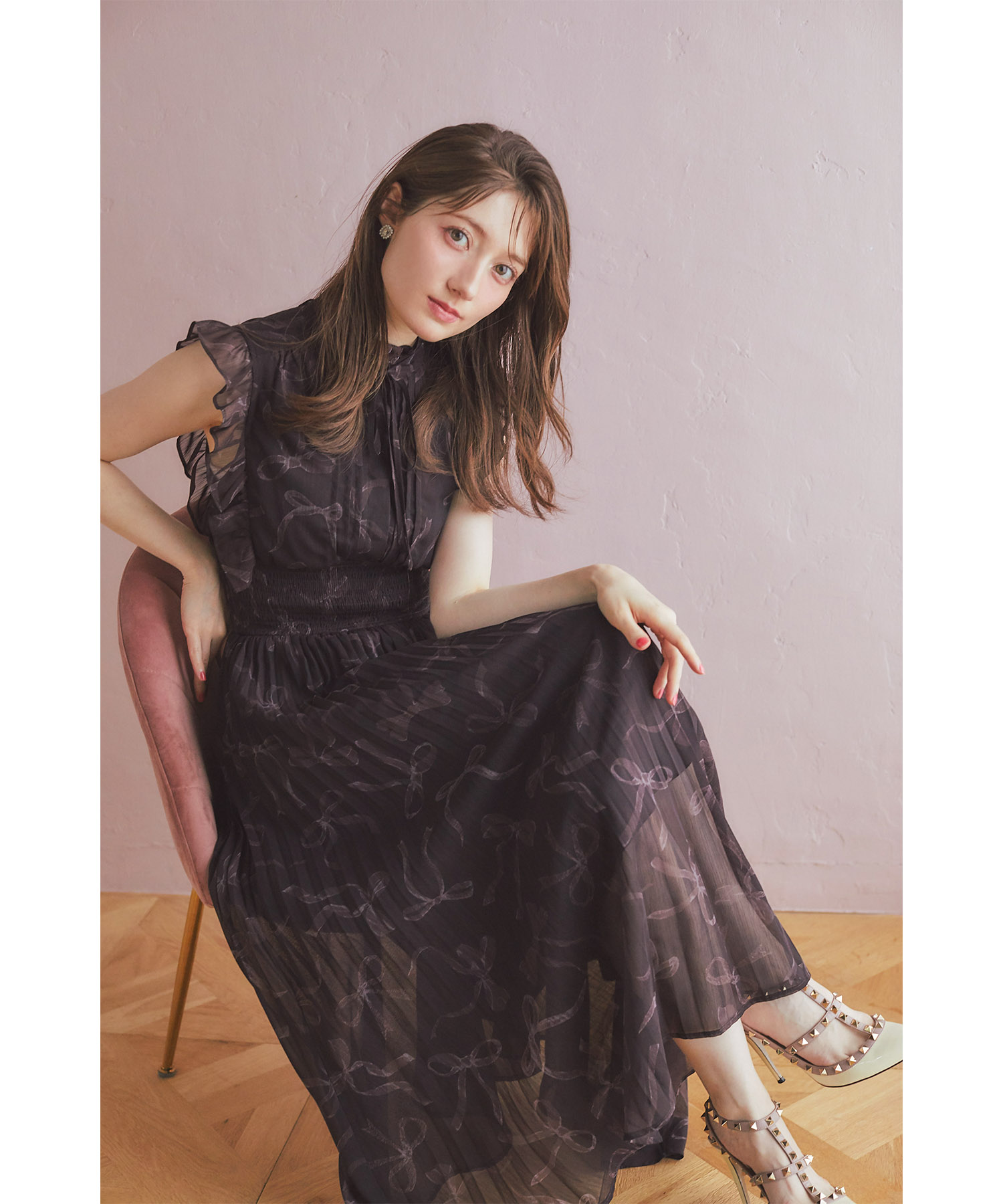 リボン＆フリル付きウエストシャーリングリボンプリントプリーツワンピース